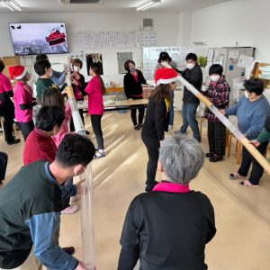 レクリエーションを楽しむみなさん